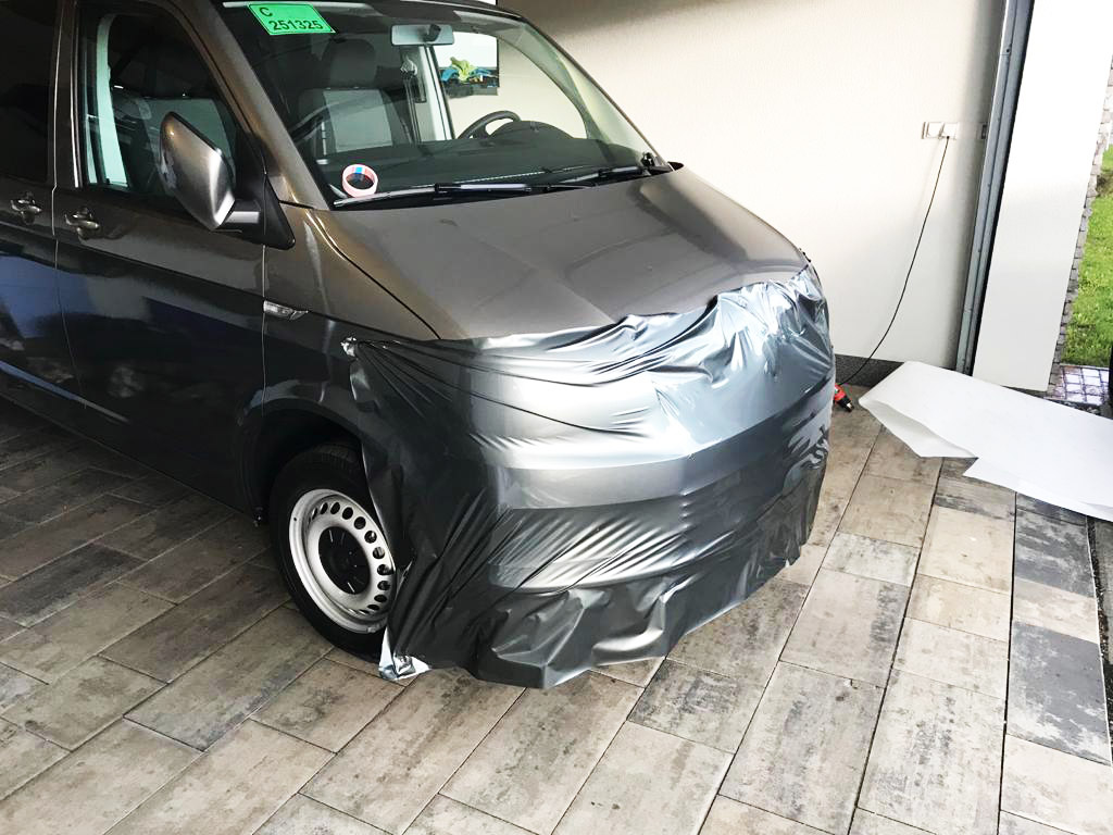 Grafický návrh a polep dodávky VW Multivan